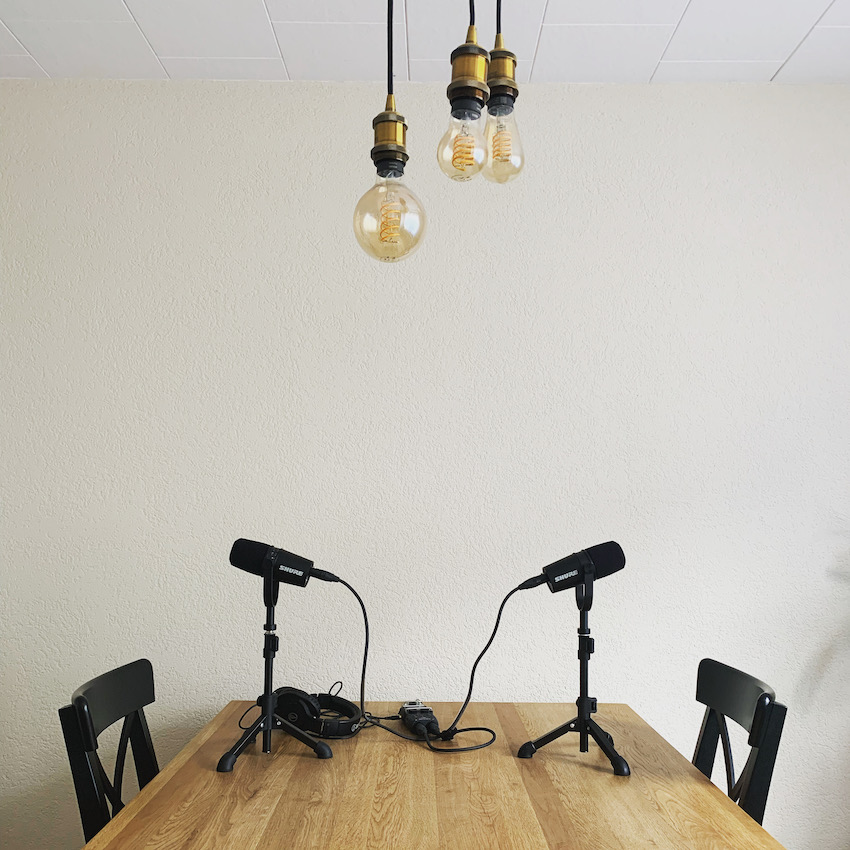 Podcastaufnahme im Esszimmer Podcastaufnahme im Esszimmer